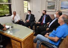 Presidente do CRCPR visita senador Álvaro Dias