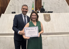 Vice-presidente de Desenvolvimento Profissional do CRCPR é homenageada na ALEP